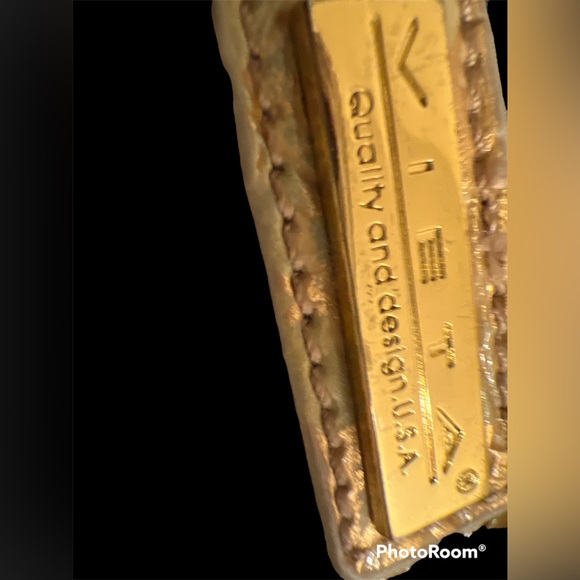 VIETA Gold Crocodile bag with gold metal trimmings & two tassels. Very roomy👌💝 - Picture 6 of 10